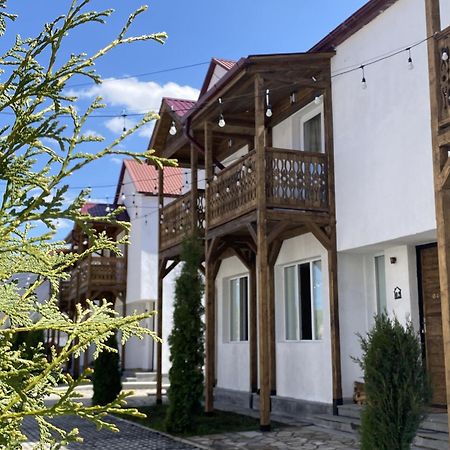 Motives Inn Дилиян Екстериор снимка