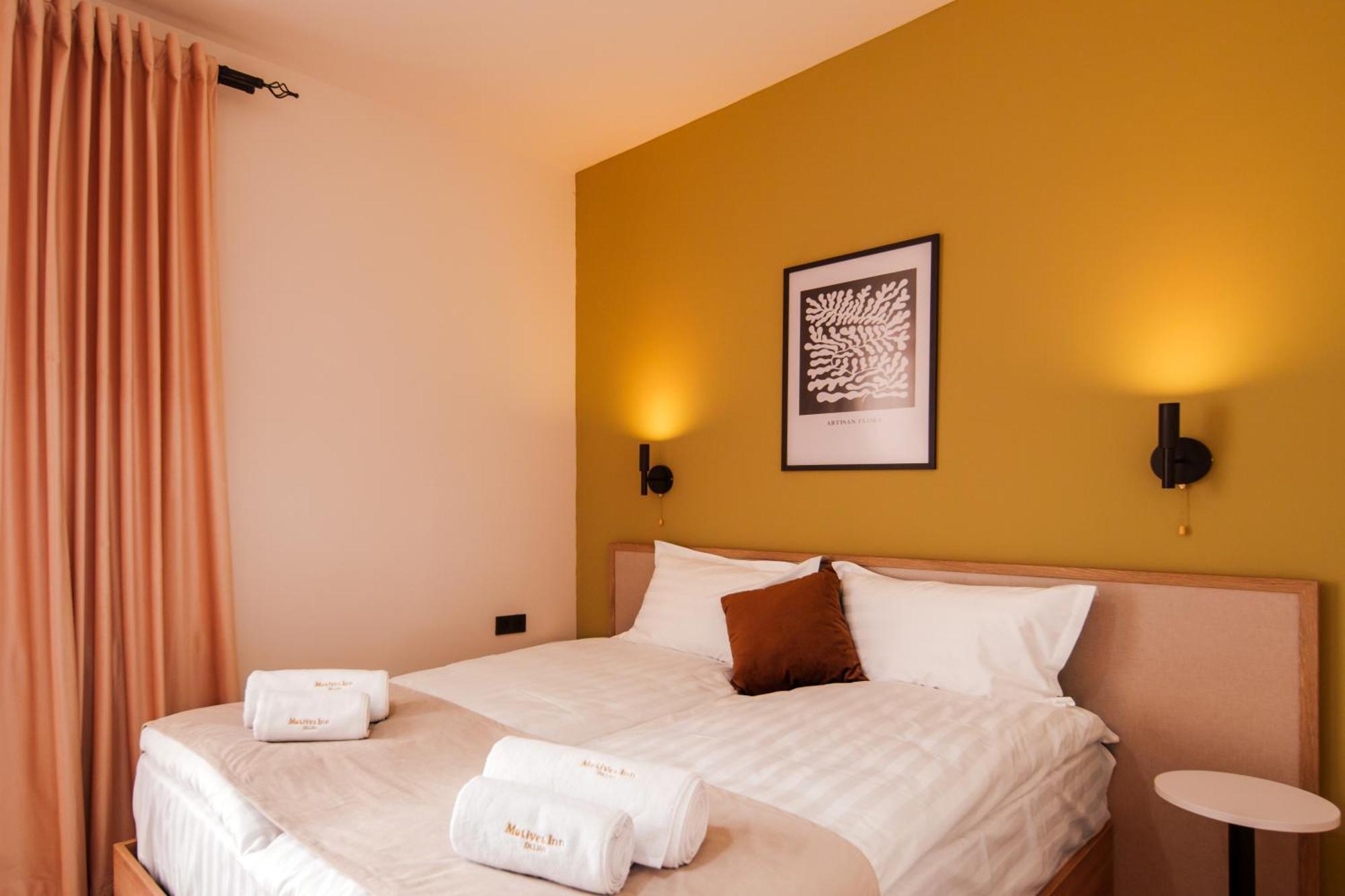 Motives Inn Дилиян Екстериор снимка