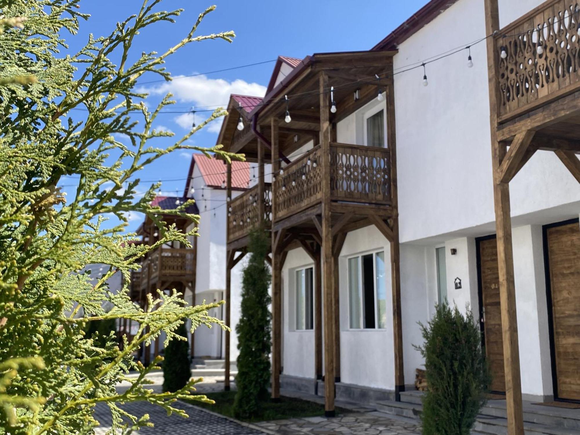 Motives Inn Дилиян Екстериор снимка