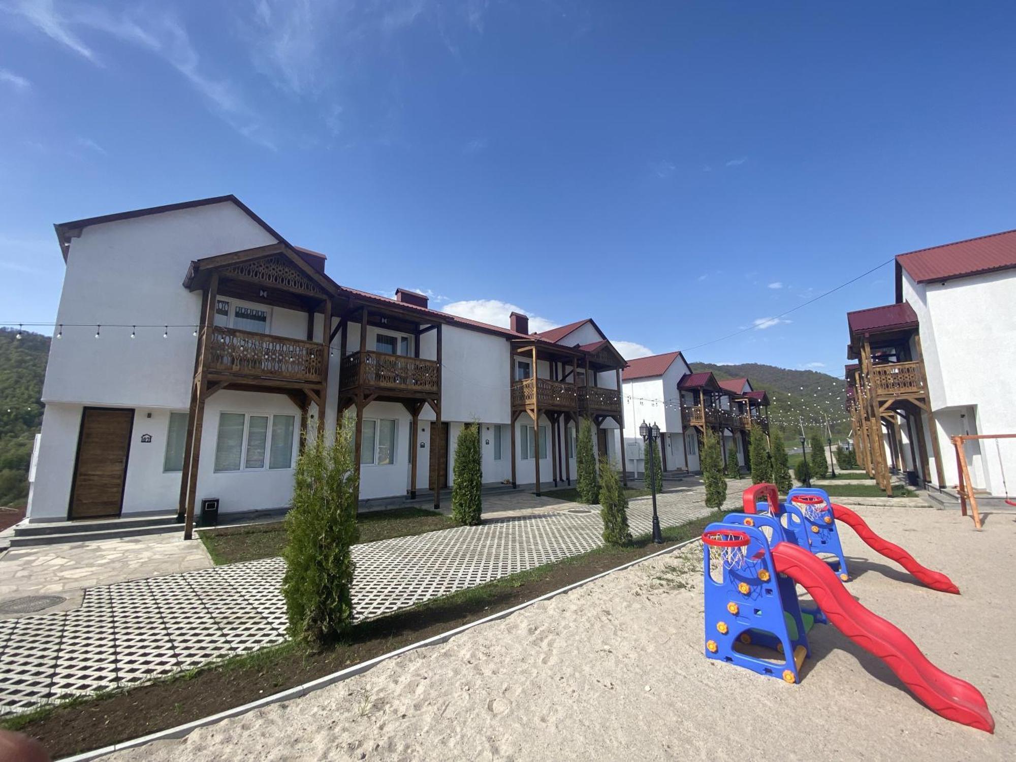 Motives Inn Дилиян Екстериор снимка