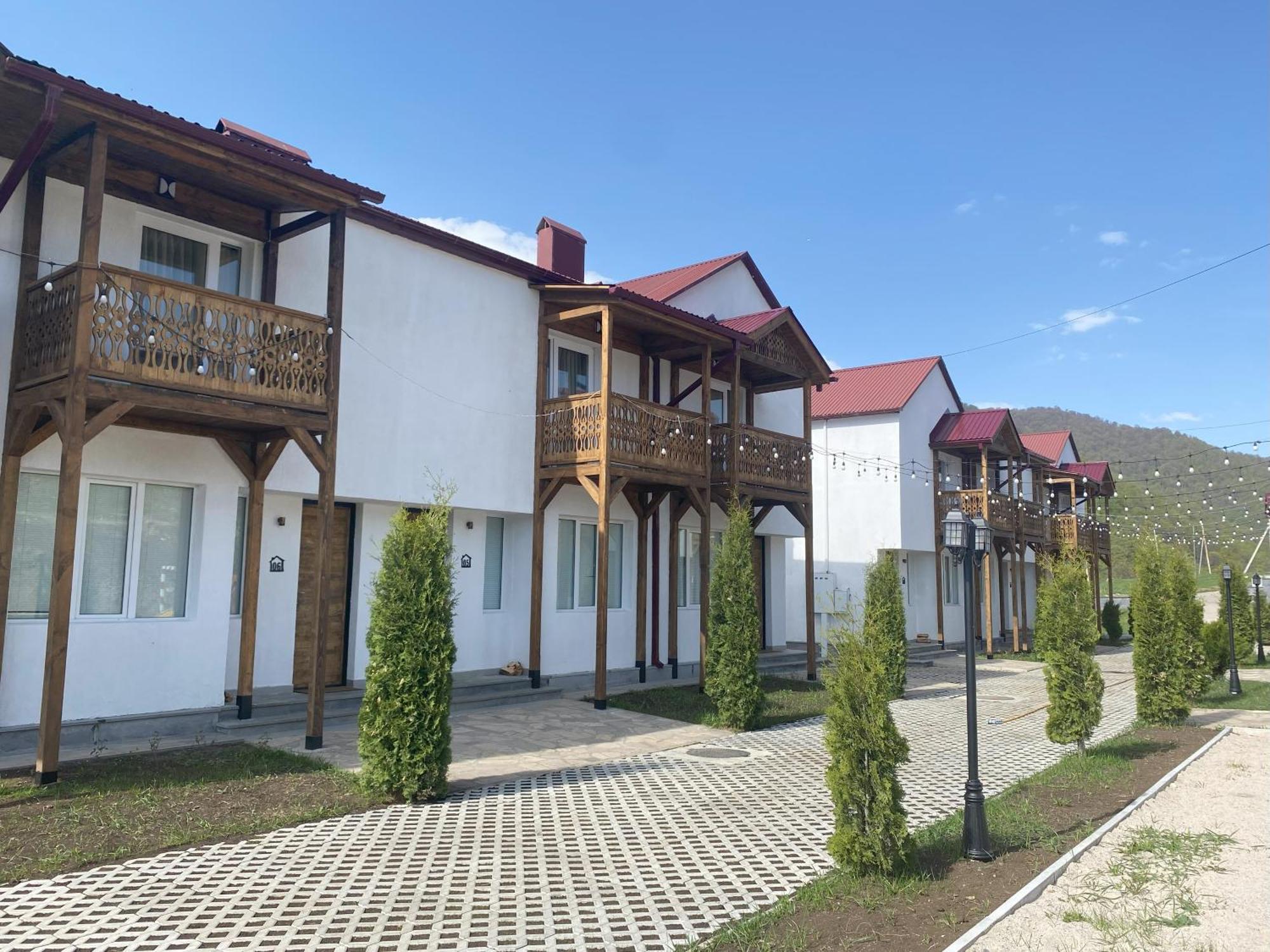 Motives Inn Дилиян Екстериор снимка