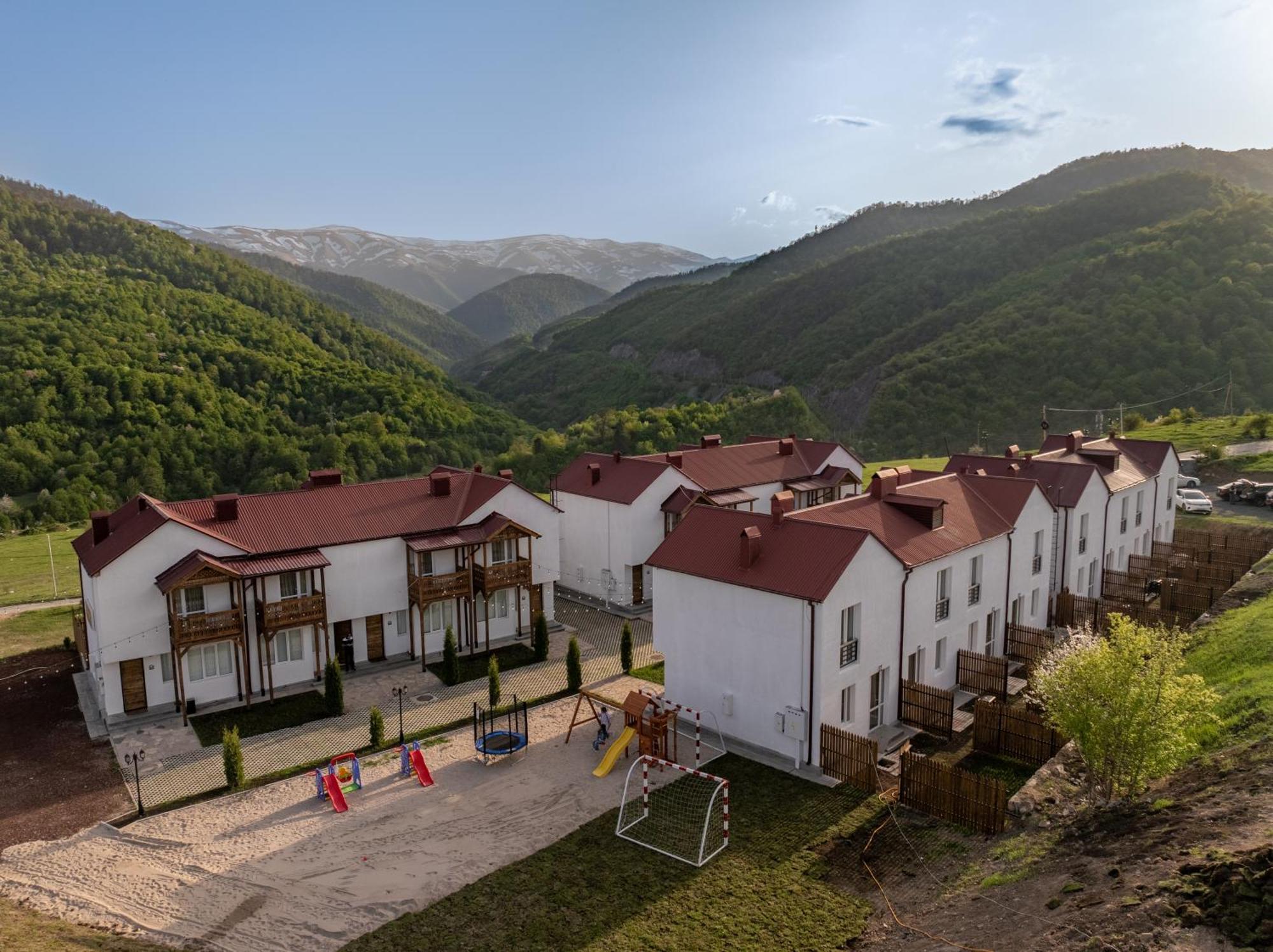 Motives Inn Дилиян Екстериор снимка