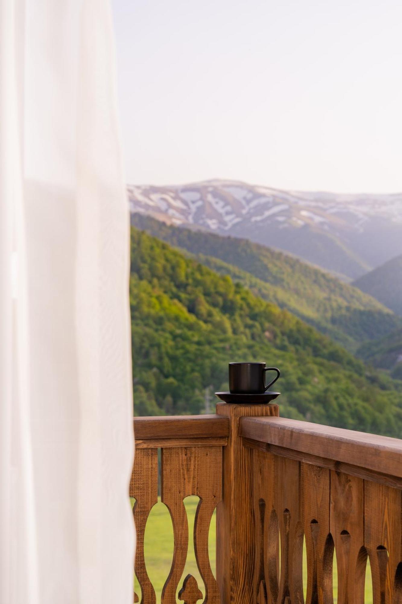 Motives Inn Дилиян Екстериор снимка